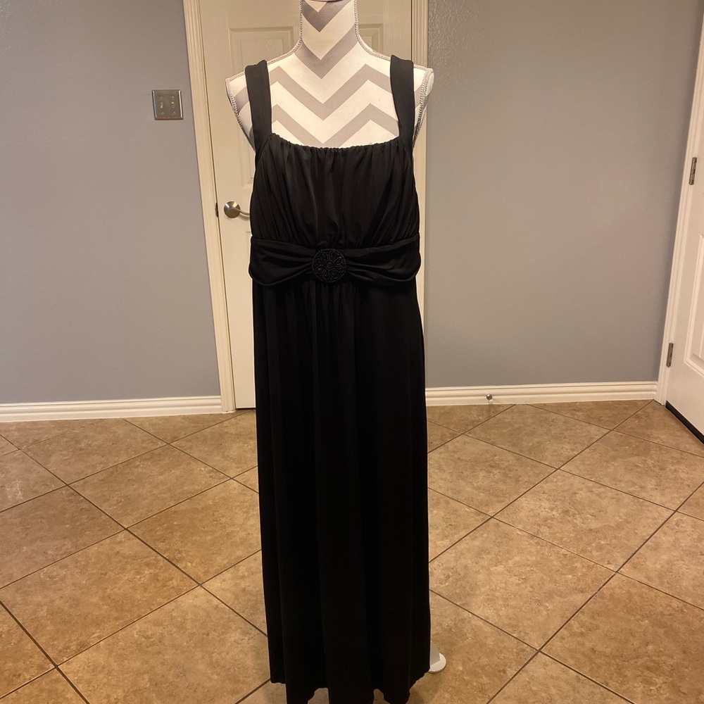 En Focus Black Dress